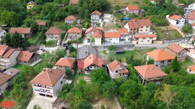Dvije kuće sa predivnim pogledom, Krč, Zenica