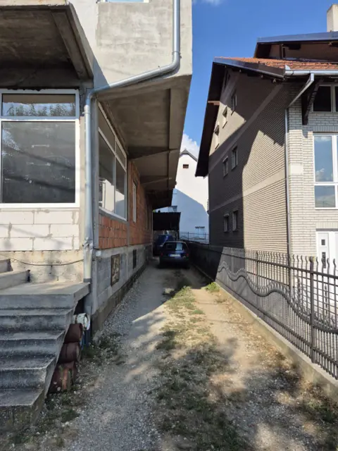 Na prodaju kuca-zgrada,Sušica-Kragujevac